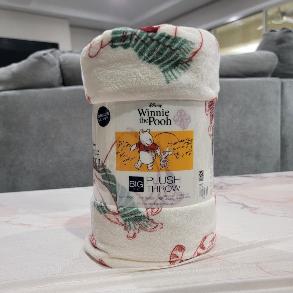The Big One Winnie the Pooh Holiday Oversized Plush Throw 5x6ft Blanket